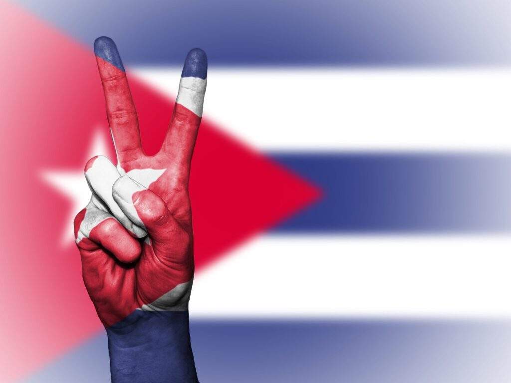 cuba, peace, hand-2131159.jpg